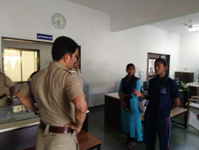 Police Commissioner inquired about the complaint | पोलीस आयुक्तांकडून तक्रारदाराची विचारपूस Police Commissioner inquired about the complaint | पोलीस आयुक्तांकडून तक्रारदाराची विचारपूस