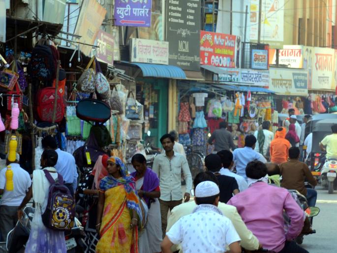 Parbhani: Ignoring Administration Instructions Regarding Corona: Significance Given To Daily Matters | परभणी : कोरोनाबाबत प्रशासनाच्या सूचनांकडे दुर्लक्ष : दैनंदिन बाबींना दिले जातेय् महत्त्व
