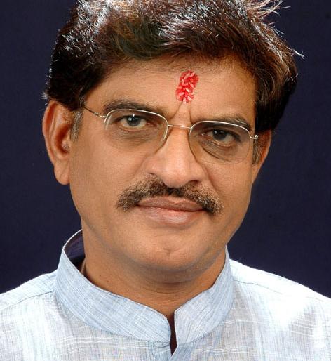 Parbhani: Verpudkar elected as president | परभणी :वरपूडकर यांची अध्यक्षपदी निवड