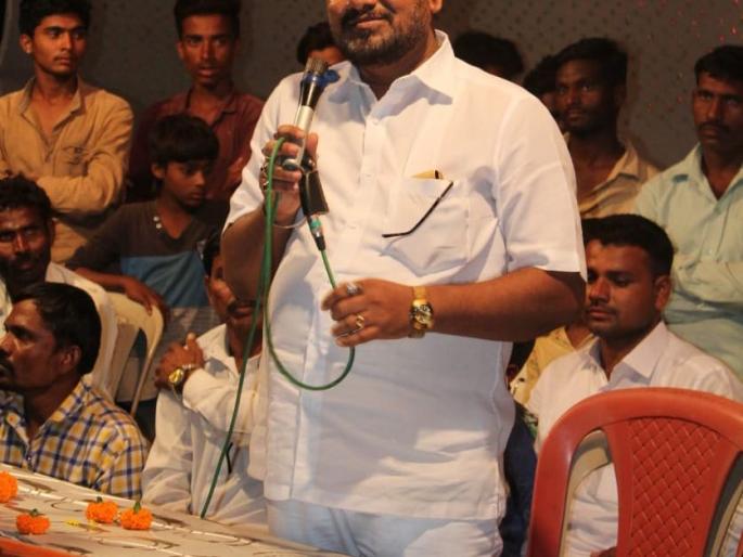 To know the problems of farmers in Bondhara, Morrison Rathod has visited Solar sufferers | बोढरे येथील सोलर पीडित शेतकऱ्यांच्या समस्या जाणून घेण्यासाठी मोरसिंग राठोड यांनी घेतली सोलर पीडितांची भेट