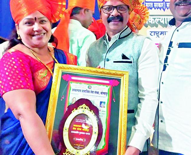 Honor of Pachoria's Music Lad | पाचोऱ्याच्या संगीता लाड यांचा सन्मान Honor of Pachoria's Music Lad | पाचोऱ्याच्या संगीता लाड यांचा सन्मान