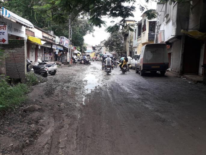 125 km from Bhusawal. When will the fate of the road dawn? | भुसावळातील १२५ कि.मी. रस्त्याचे भाग्य कधी उजाडणार? 125 km from Bhusawal. When will the fate of the road dawn? | भुसावळातील १२५ कि.मी. रस्त्याचे भाग्य कधी उजाडणार?