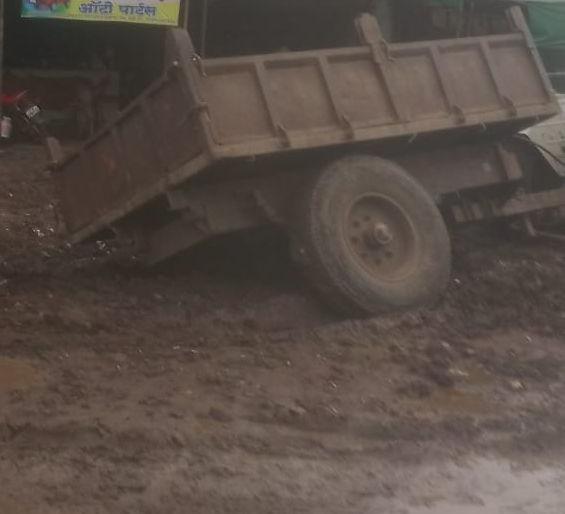 The condition of roads in Bodwad city is critical | बोदवड शहरातील रस्त्यांची स्थिती बिकट The condition of roads in Bodwad city is critical | बोदवड शहरातील रस्त्यांची स्थिती बिकट