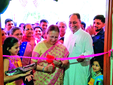 If Muslim girls learn, then society will become aware | मुस्लिम मुली शिकल्या तर समाज जागरूक होर्ईल If Muslim girls learn, then society will become aware | मुस्लिम मुली शिकल्या तर समाज जागरूक होर्ईल