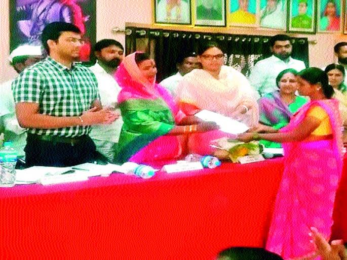 Review meeting at the Teesta Panchayat Samiti | सटाणा पंचायत समितीत आढावा बैठक Review meeting at the Teesta Panchayat Samiti | सटाणा पंचायत समितीत आढावा बैठक