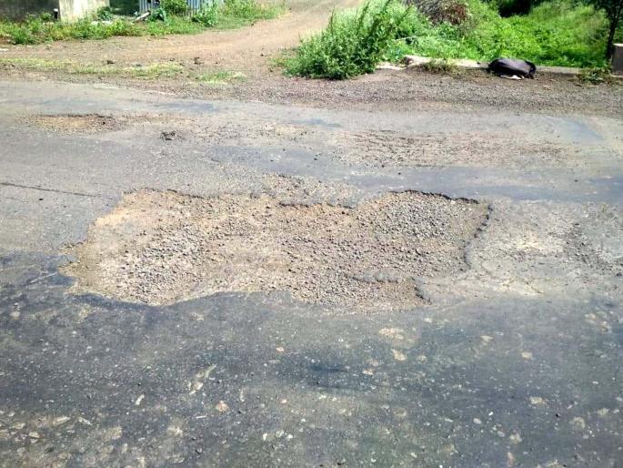 Pitsy Kingdoms on the Nandurshingto-Butter Road | नांदूरशिंगोटे-लोणी रस्त्यावर खड्ड्यांचे साम्राज्य Pitsy Kingdoms on the Nandurshingto-Butter Road | नांदूरशिंगोटे-लोणी रस्त्यावर खड्ड्यांचे साम्राज्य