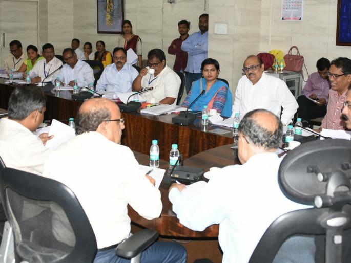 Thane district rejected farmers' debt; Thane collector's bank robbery! | शेतकऱ्यांना कर्ज वाटपात ठाणे जिल्हा नापास; ठाणे जिल्हाधिका-यांची बँकाना तंबी ! Thane district rejected farmers' debt; Thane collector's bank robbery! | शेतकऱ्यांना कर्ज वाटपात ठाणे जिल्हा नापास; ठाणे जिल्हाधिका-यांची बँकाना तंबी !