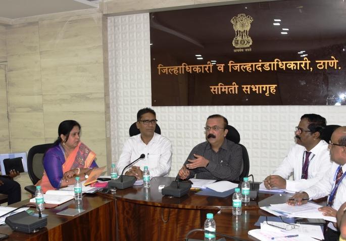 District Collector's order to organize currency malls in the talukas of the district | जिल्ह्यातील तालुक्यांमध्ये मुद्रा मेळाव्यांचे आयोजन करण्याचे जिल्हाधिकाऱ्यांचे आदेश