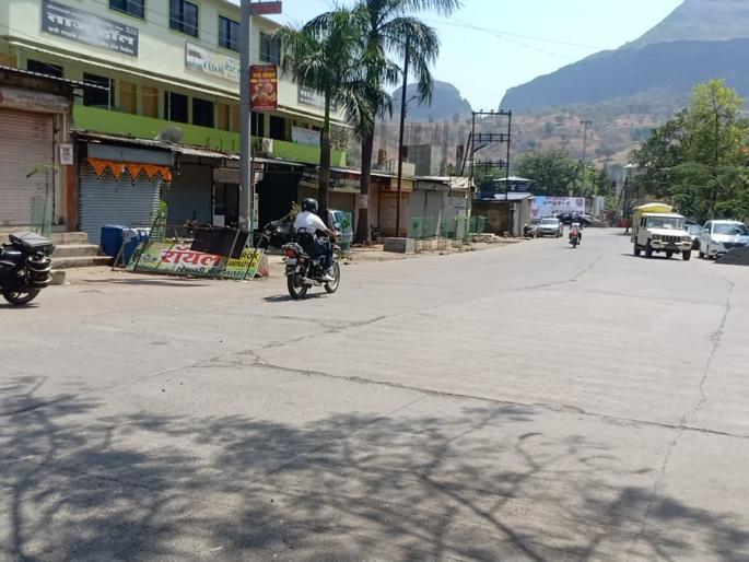 Trimbakeshwar temple Bhakas without devotees! | भाविकांवाचून त्र्यंबकेश्वर मंदिर भकास ! Trimbakeshwar temple Bhakas without devotees! | भाविकांवाचून त्र्यंबकेश्वर मंदिर भकास !