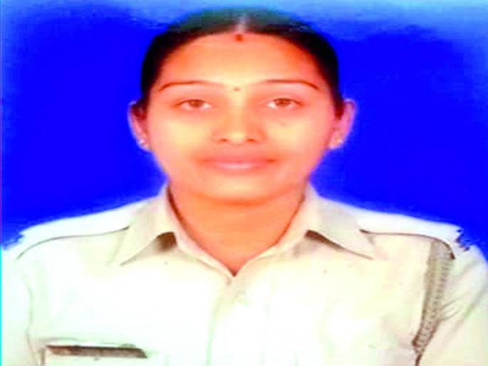 try to Police women purse theft, but thief caught due to presence of mind | पोलिसाच्या पर्सवरच मारला डल्ला; प्रसंगावधान राखून रंगेहाथ पकडले 