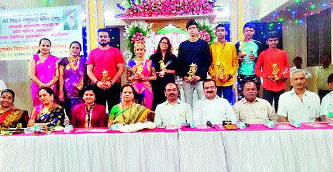 Make Students Experimental: | विद्यार्थ्यांना प्रयोगशील बनवा: अपूर्वा जाखडी