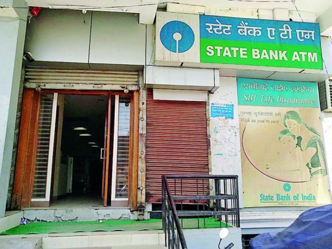 Shortage of cash again after the annunment | नोटाबंदीनंतर पुन्हा रोकड तुटवडा Shortage of cash again after the annunment | नोटाबंदीनंतर पुन्हा रोकड तुटवडा