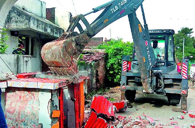 12 Religious Places Destroyed | १२ धार्मिक स्थळ जमिनदोस्त 12 Religious Places Destroyed | १२ धार्मिक स्थळ जमिनदोस्त