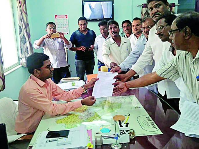 Build a frightful atmosphere in the corporation | पालिकेत भयमुक्त वातावरण निर्माण करा Build a frightful atmosphere in the corporation | पालिकेत भयमुक्त वातावरण निर्माण करा