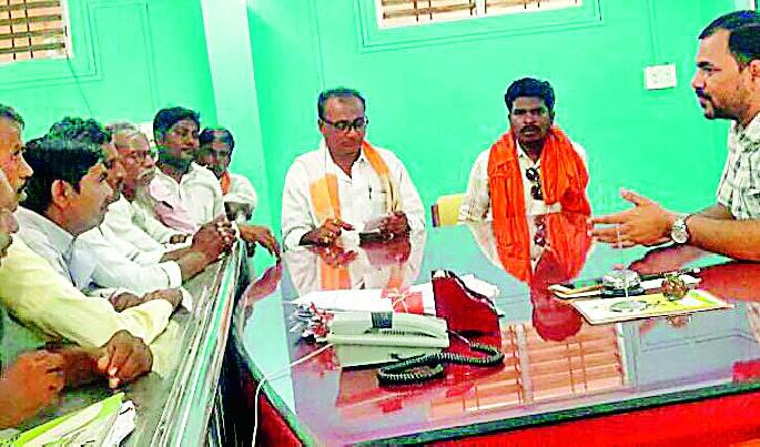 Include the names of the escape recipients listed on the loan | कर्जमाफीतून नाव सुटलेल्यांची नावे यादीत समाविष्ट करा Include the names of the escape recipients listed on the loan | कर्जमाफीतून नाव सुटलेल्यांची नावे यादीत समाविष्ट करा