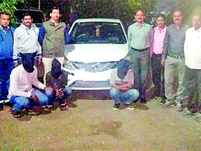 Robbery with cash | रोखसह मौल्यवान साहित्य पळविणारे जेरबंद Robbery with cash | रोखसह मौल्यवान साहित्य पळविणारे जेरबंद