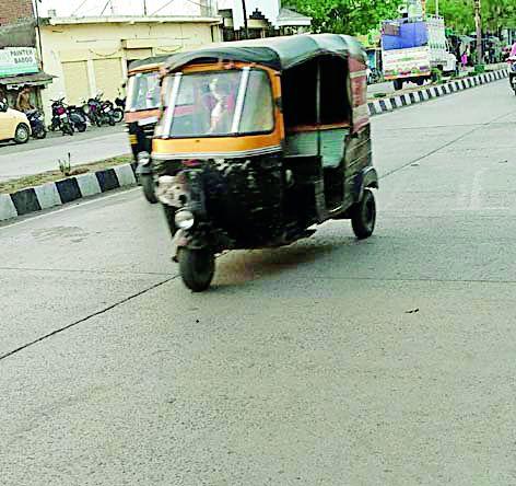 2,531 non-licensed passenger traffic | २,५३१ आॅटोंची विना परवाना प्रवासी वाहतूक 2,531 non-licensed passenger traffic | २,५३१ आॅटोंची विना परवाना प्रवासी वाहतूक