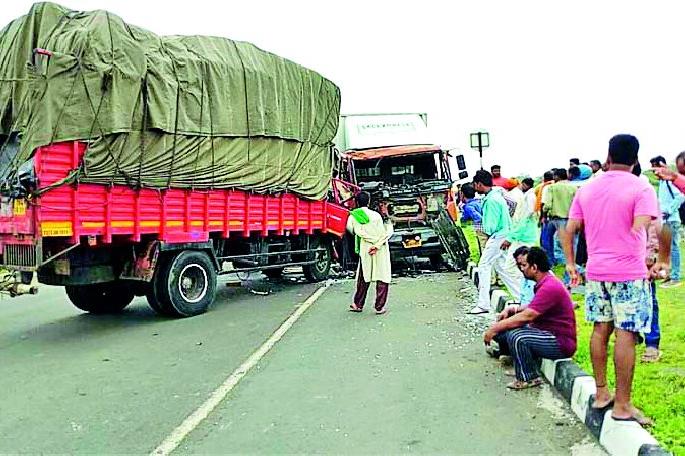 Truck-Controller Shock | ट्रक-कंटेनरची धडक Truck-Controller Shock | ट्रक-कंटेनरची धडक