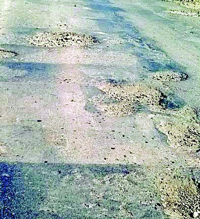Destruction of two roads will be highlighted through Chief Minister's Gram Sadak Yojana | मुख्यमंत्री ग्रामसडक योजनेतून उजळणार दोन रस्त्यांचे भाग्य Destruction of two roads will be highlighted through Chief Minister's Gram Sadak Yojana | मुख्यमंत्री ग्रामसडक योजनेतून उजळणार दोन रस्त्यांचे भाग्य
