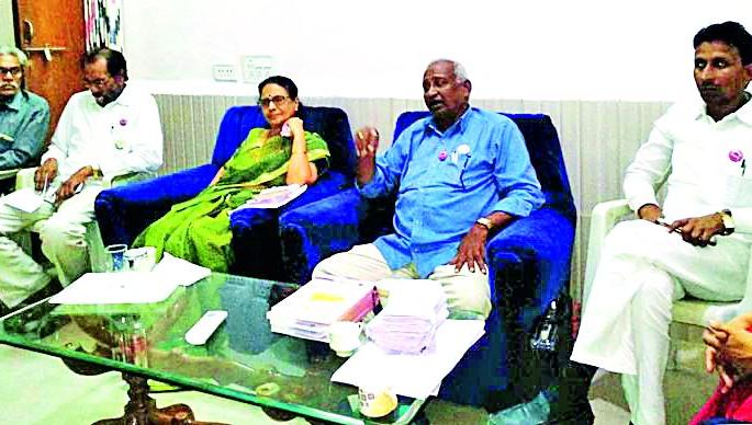 The battle for an independent Vidarbha state was in December | स्वतंत्र विदर्भ राज्यासाठी डिसेंबरमध्ये आरपारची लढाई The battle for an independent Vidarbha state was in December | स्वतंत्र विदर्भ राज्यासाठी डिसेंबरमध्ये आरपारची लढाई