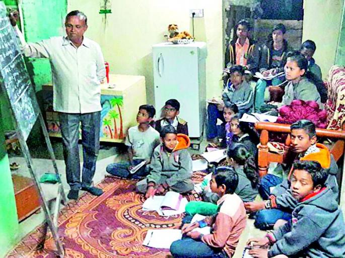 After 'retirement,' they give English lessons | सेवानिवृत्तीनंतरही ‘ते’ देतात इंग्रजीचे धडे