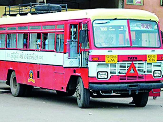 Expired ST Trains | कालबाह्य एसटी गाड्यांवर डोलारा Expired ST Trains | कालबाह्य एसटी गाड्यांवर डोलारा
