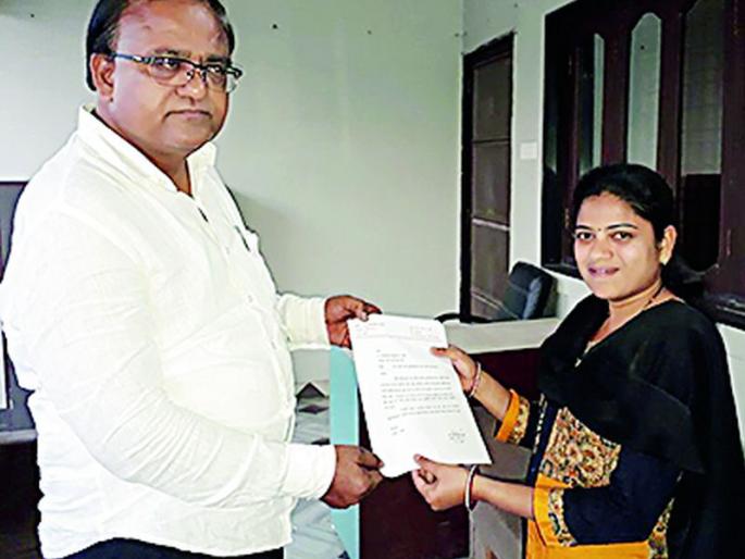 Corporators' Displeasure on CO Policy | सीओंच्या धोरणावर नगरसेवकांची नाराजी Corporators' Displeasure on CO Policy | सीओंच्या धोरणावर नगरसेवकांची नाराजी