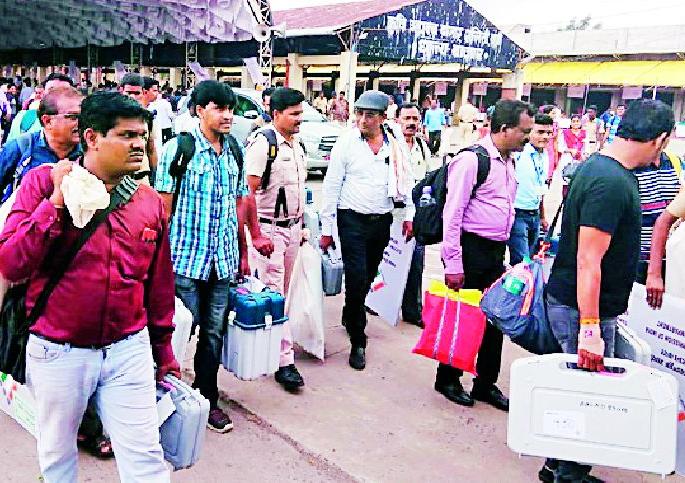 Maharashtra Election 2019 ; Vani Vidhan Sabha constituency polls from 6 centers | Maharashtra Election 2019 ; वणी विधानसभा मतदार संघात ३२३ केंद्रांवरून मतदान Maharashtra Election 2019 ; Vani Vidhan Sabha constituency polls from 6 centers | Maharashtra Election 2019 ; वणी विधानसभा मतदार संघात ३२३ केंद्रांवरून मतदान