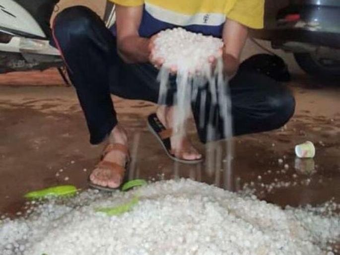 Heavy rains hit five talukas | पाच तालुक्यांना वादळी पावसाचा तडाखा Heavy rains hit five talukas | पाच तालुक्यांना वादळी पावसाचा तडाखा