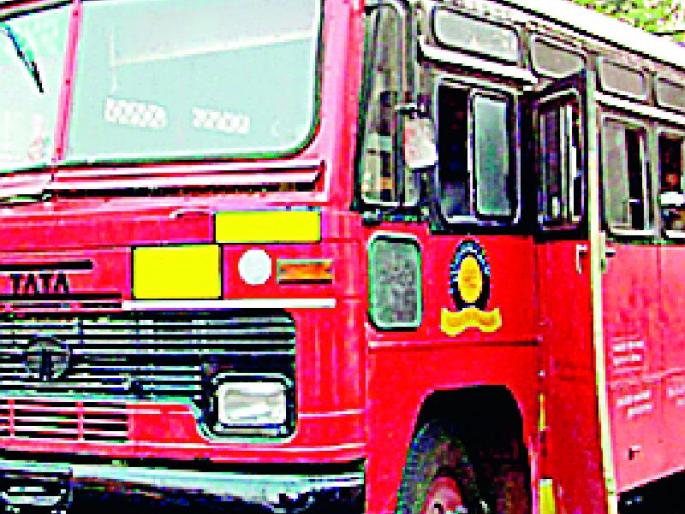 The 'ST' is the in-charge in charge | ‘एसटी’ चालतेय प्रभारीच्या चाकावर The 'ST' is the in-charge in charge | ‘एसटी’ चालतेय प्रभारीच्या चाकावर