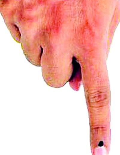 'Exit Polls' Controversy in Congress | ‘एक्झिट पोल’ने काँग्रेसमध्ये अस्वस्थता 'Exit Polls' Controversy in Congress | ‘एक्झिट पोल’ने काँग्रेसमध्ये अस्वस्थता