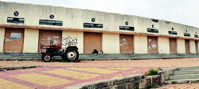 Postal Store Shops Fundraisers | पोस्टल मैदानातील दुकाने धनदांडग्यांना Postal Store Shops Fundraisers | पोस्टल मैदानातील दुकाने धनदांडग्यांना