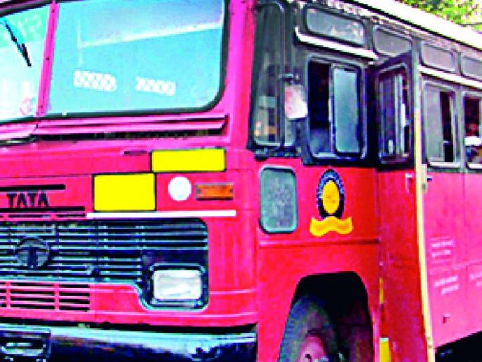 The role of 'ST' driver-carrier clerical | ‘एसटी’ चालक-वाहक कारकुनाच्या भूमिकेत The role of 'ST' driver-carrier clerical | ‘एसटी’ चालक-वाहक कारकुनाच्या भूमिकेत