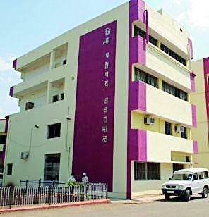 Zilla Parishad's income is low, expenditure more | जिल्हा परिषदेचे उत्पन्न कमी, खर्चच अधिक Zilla Parishad's income is low, expenditure more | जिल्हा परिषदेचे उत्पन्न कमी, खर्चच अधिक