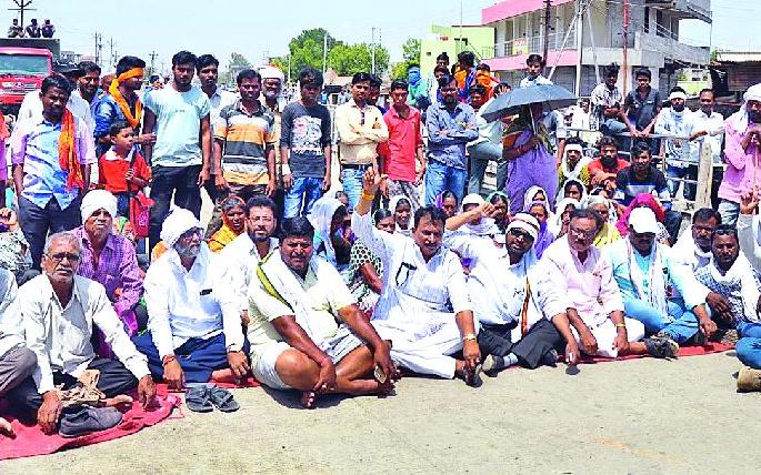 Water eruption in Yavatmal | यवतमाळात पाण्याचा विस्फोट Water eruption in Yavatmal | यवतमाळात पाण्याचा विस्फोट
