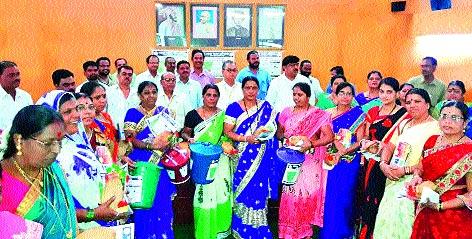 Honor to the clean women | स्वच्छता दक्ष महिलांचा सन्मान  Honor to the clean women | स्वच्छता दक्ष महिलांचा सन्मान