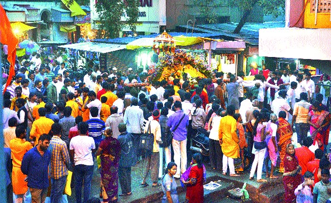 Shiva's hymn proclaims Shravanamas | शिवाच्या जयघोषाने श्रावणमासाची सांगता Shiva's hymn proclaims Shravanamas | शिवाच्या जयघोषाने श्रावणमासाची सांगता