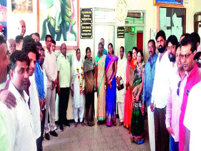 Noorjahan Pathan for the post of Deputy Commissioner of Niphad | निफाडच्या उपनगराध्यक्षपदी नूरजहाँ पठाण