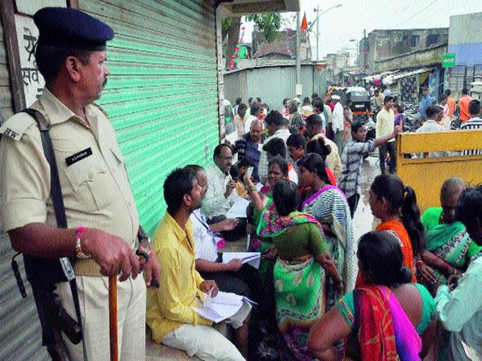  In 'Nashik East', in the morning, discouraged, crowded in the afternoon | ‘नाशिक पूर्व’मध्ये सकाळी निरुत्साह, दुपारनंतर गर्दी