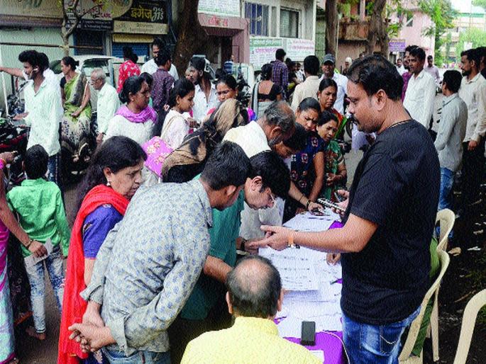Candidates, supporters stunned | उमेदवार, समर्थक आकडेमोडीत दंग Candidates, supporters stunned | उमेदवार, समर्थक आकडेमोडीत दंग