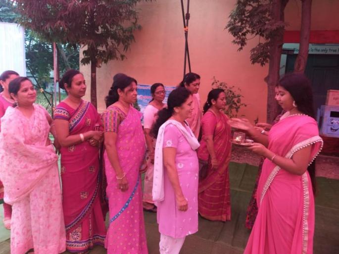 Voters were welcomed in Yavatmal city | Maharashtra Election 2019; यवतमाळ शहरात मतदारांचे करण्यात आले अनोखे स्वागत Voters were welcomed in Yavatmal city | Maharashtra Election 2019; यवतमाळ शहरात मतदारांचे करण्यात आले अनोखे स्वागत