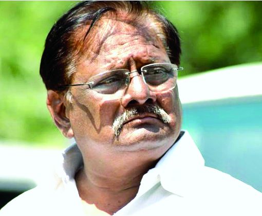 Anil Gote annoyed on BJP | नवख्यांच्या आरत्या अन कार्यकर्ते ‘घरच्या गाईचे गोऱहे’; अनिल गोटे यांची भाजपावर नाराजी : Anil Gote annoyed on BJP | नवख्यांच्या आरत्या अन कार्यकर्ते ‘घरच्या गाईचे गोऱहे’; अनिल गोटे यांची भाजपावर नाराजी :