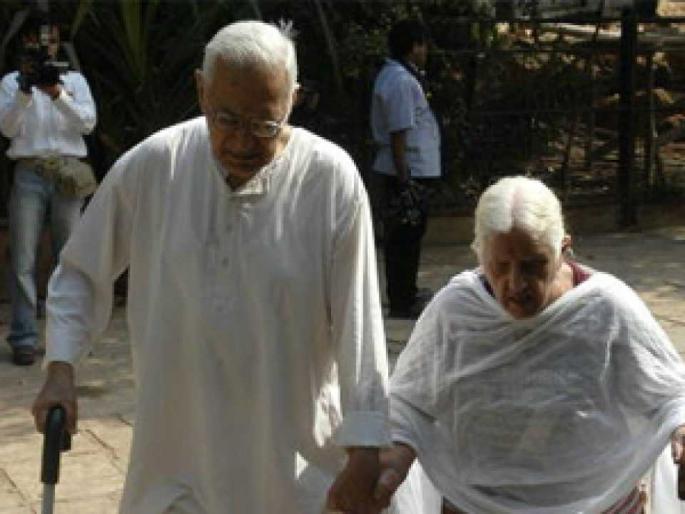 Law on for senior citizens' rights in Maharashtra according Assam govt | ज्येष्ठ नागरिकांच्या हक्कांसाठी आसामच्या धर्तीवर कायदा Law on for senior citizens' rights in Maharashtra according Assam govt | ज्येष्ठ नागरिकांच्या हक्कांसाठी आसामच्या धर्तीवर कायदा