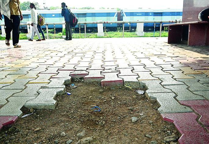 Nagpur railway station; How to make this home platform? | नागपूर रेल्वे स्थानक; हा होम प्लॅटफार्म कसा ?