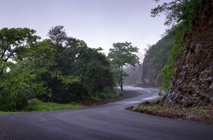 CRF's nominal funding to West Vidarbha | ‘सीआरएफ’चा पश्चिम विदर्भाला नाममात्र निधी CRF's nominal funding to West Vidarbha | ‘सीआरएफ’चा पश्चिम विदर्भाला नाममात्र निधी