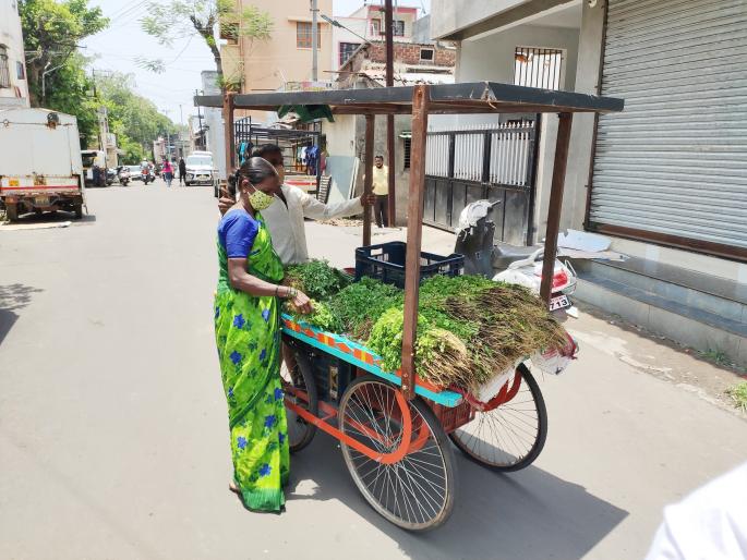Lockdown strictly; Vegetables, however, in the ward | CoronaVIrus Kolhapur : लॉकडाऊन कडकच ; भाजीपाला मात्र प्रभागात Lockdown strictly; Vegetables, however, in the ward | CoronaVIrus Kolhapur : लॉकडाऊन कडकच ; भाजीपाला मात्र प्रभागात
