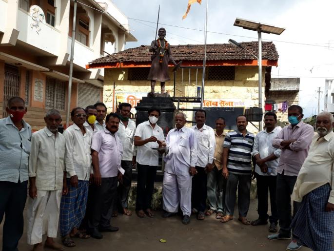 Distribution of sugar from farmers' association for approval of agriculture bill | कृषी विधेयक मंजूर झाल्याबद्दल शेतकरी संघटनेकडून साखर वाटप Distribution of sugar from farmers' association for approval of agriculture bill | कृषी विधेयक मंजूर झाल्याबद्दल शेतकरी संघटनेकडून साखर वाटप