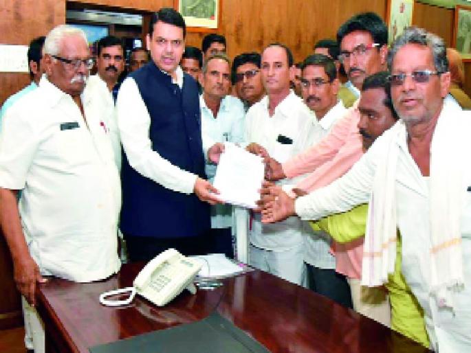 The compensation for the edited land soon, assured the Chief Minister | संपादित जमिनीचा मोबदला लवकरच, मुख्यमंत्र्यांचे आश्वासन The compensation for the edited land soon, assured the Chief Minister | संपादित जमिनीचा मोबदला लवकरच, मुख्यमंत्र्यांचे आश्वासन