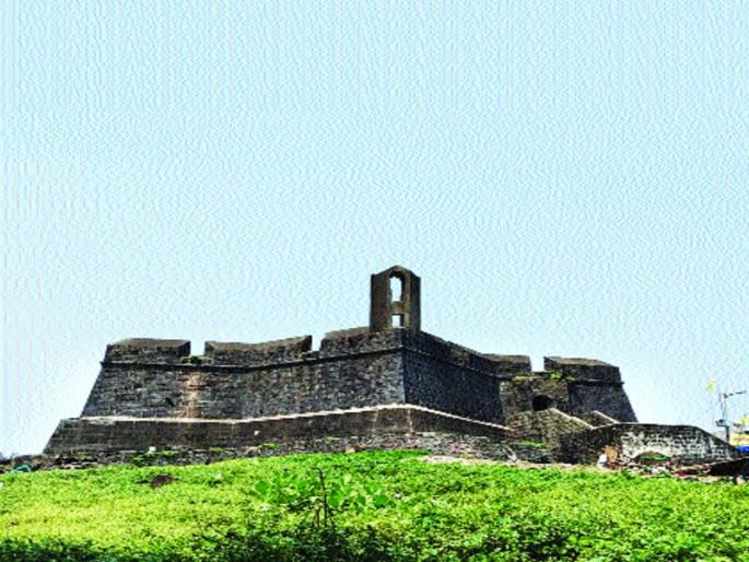 Far from the Mumbai Fortress tourism! | मुंबईतील किल्ले पर्यटनापासून दूरच! Far from the Mumbai Fortress tourism! | मुंबईतील किल्ले पर्यटनापासून दूरच!