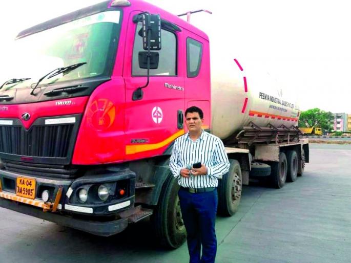 Pyare Khan again gave 32 tons of oxygen to corona patients in Nagpur | सामाजिक जाण! संत्री विकून मोठा झालेला उद्योजक मदतीला धावला, ३२ टन ऑक्सिजन मोफत दिला Pyare Khan again gave 32 tons of oxygen to corona patients in Nagpur | सामाजिक जाण! संत्री विकून मोठा झालेला उद्योजक मदतीला धावला, ३२ टन ऑक्सिजन मोफत दिला